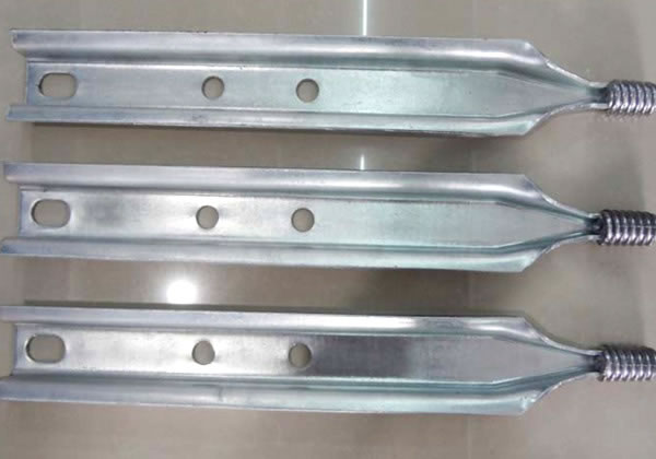 Insulator bracket