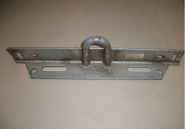 Angle iron bracket